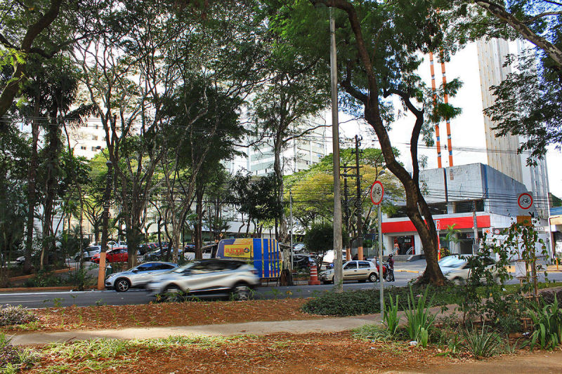 Av. Braz Leme - Agência bancária.
