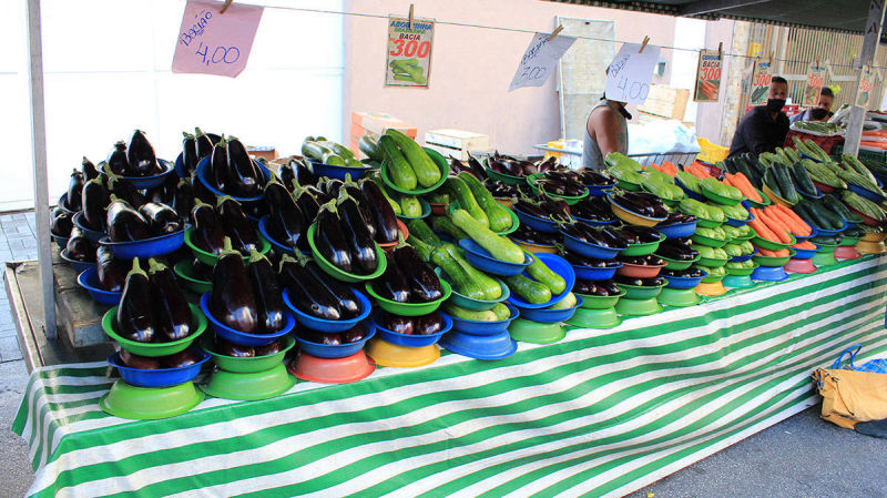 AABL - Feira - Barraca dos legumes.