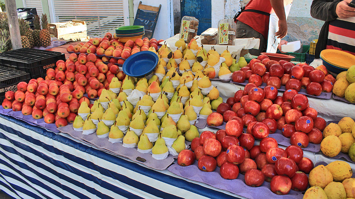AABL - Feira - Barraca das frutas.